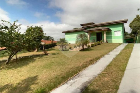Casa em condomínio à venda com 3 quartos, sendo 2 suítes, no Centro, Bom Jesus dos Perdões, SP