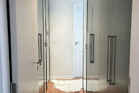 Apartamento à venda com 4 quartos, sendo 1 suíte,  em Parque São Jorge, São Paulo, SP