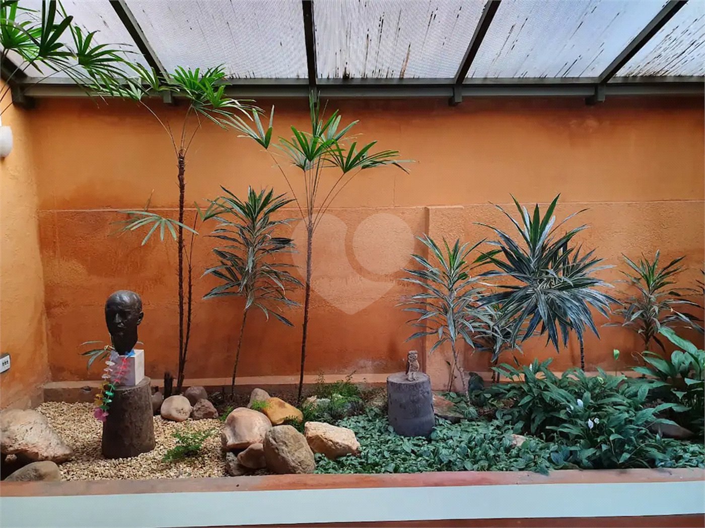Casa à venda com 3 quartos, sendo 1 suíte, no Centro, São Roque, SP