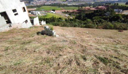 Terreno à venda no condomínio **alto da Floresta**, Bom Jesus dos Perdões - SP