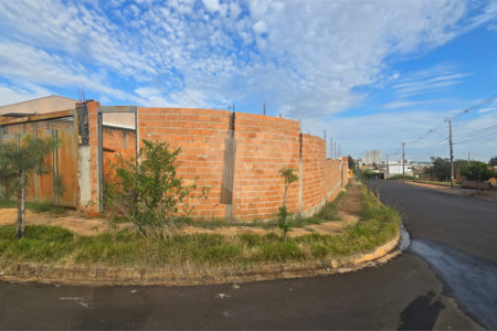 Sobrado à venda com 2 quartos em Cidade Jardim, Araraquara, SP