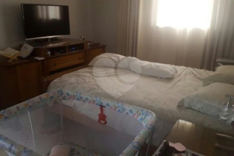 Sobrado à venda com 4 quartos, sendo 1 suíte, em Tremembé, São Paulo, SP