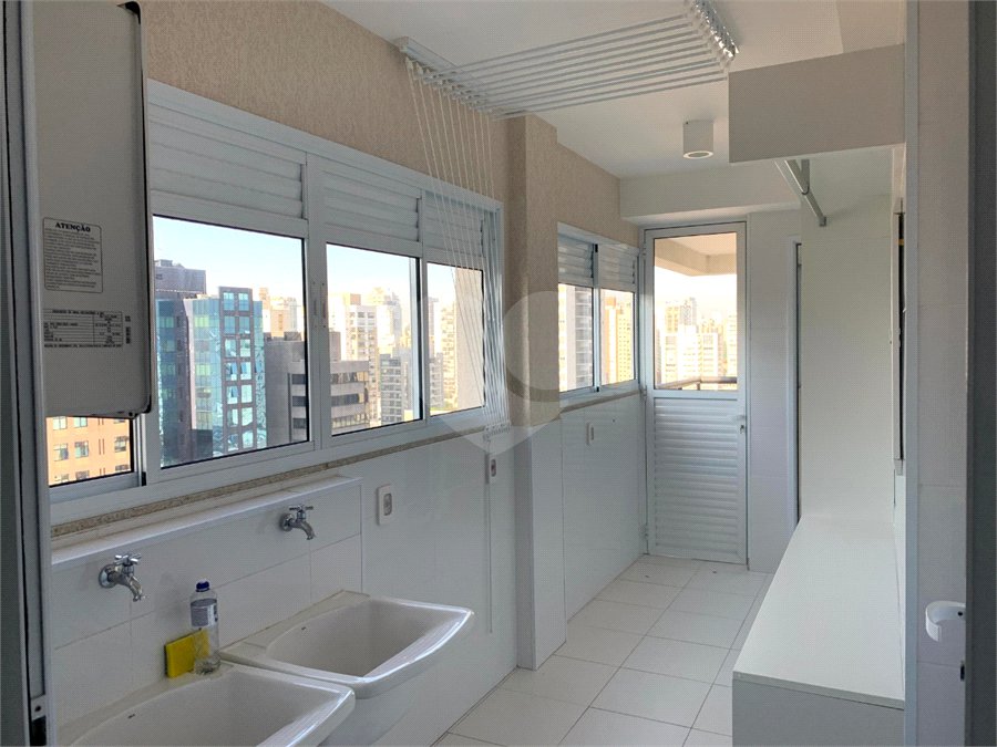 Apartamento à venda ou para alugar com 3 suítes em Santo Amaro, São Paulo, SP