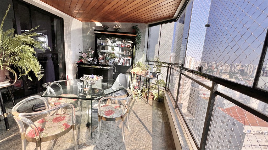 Apartamento à venda com 4 quartos, sendo 1 suíte, em Vila Mariana, São Paulo, SP