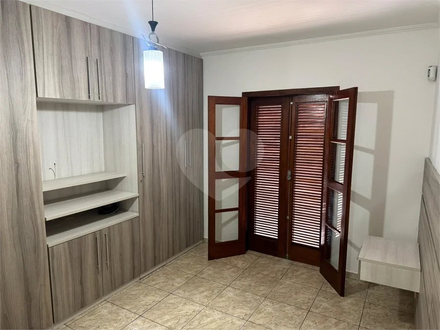 Sobrado à venda ou para alugar com 3 suítes em Vila Sônia, São Paulo, SP