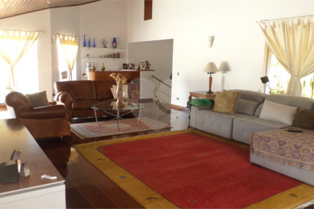 Sobrado à venda com 4 suítes em Recanto Impla, Carapicuíba, SP