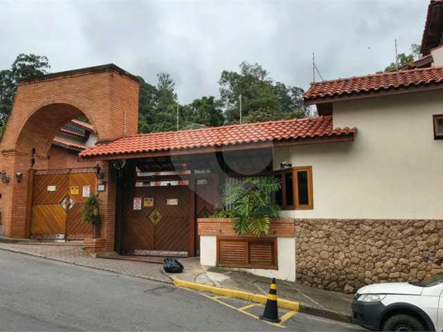 Casa à venda com 4 quartos, sendo 3 suítes,  no condomínio Da Serra, São Paulo - SP