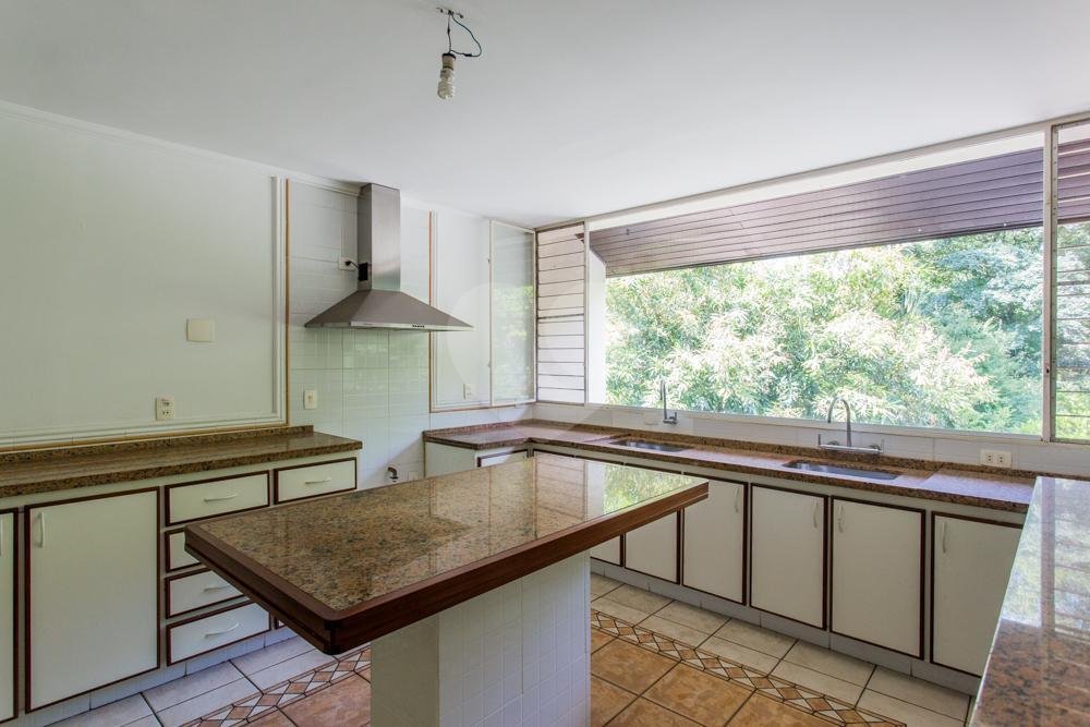 Casa para alugar com 4 suítes no condomínio Chácara Flora, São Paulo - SP