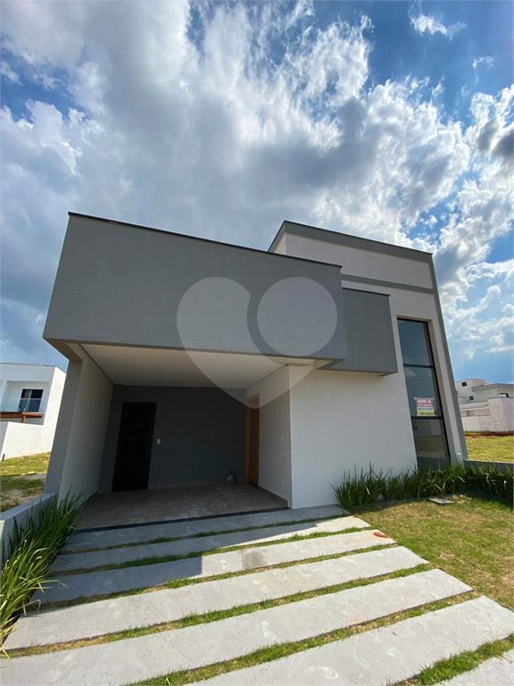 Casa à venda com 2 quartos, sendo 1 suíte, no condomínio Residencial Villagio Wanel, Sorocaba - SP