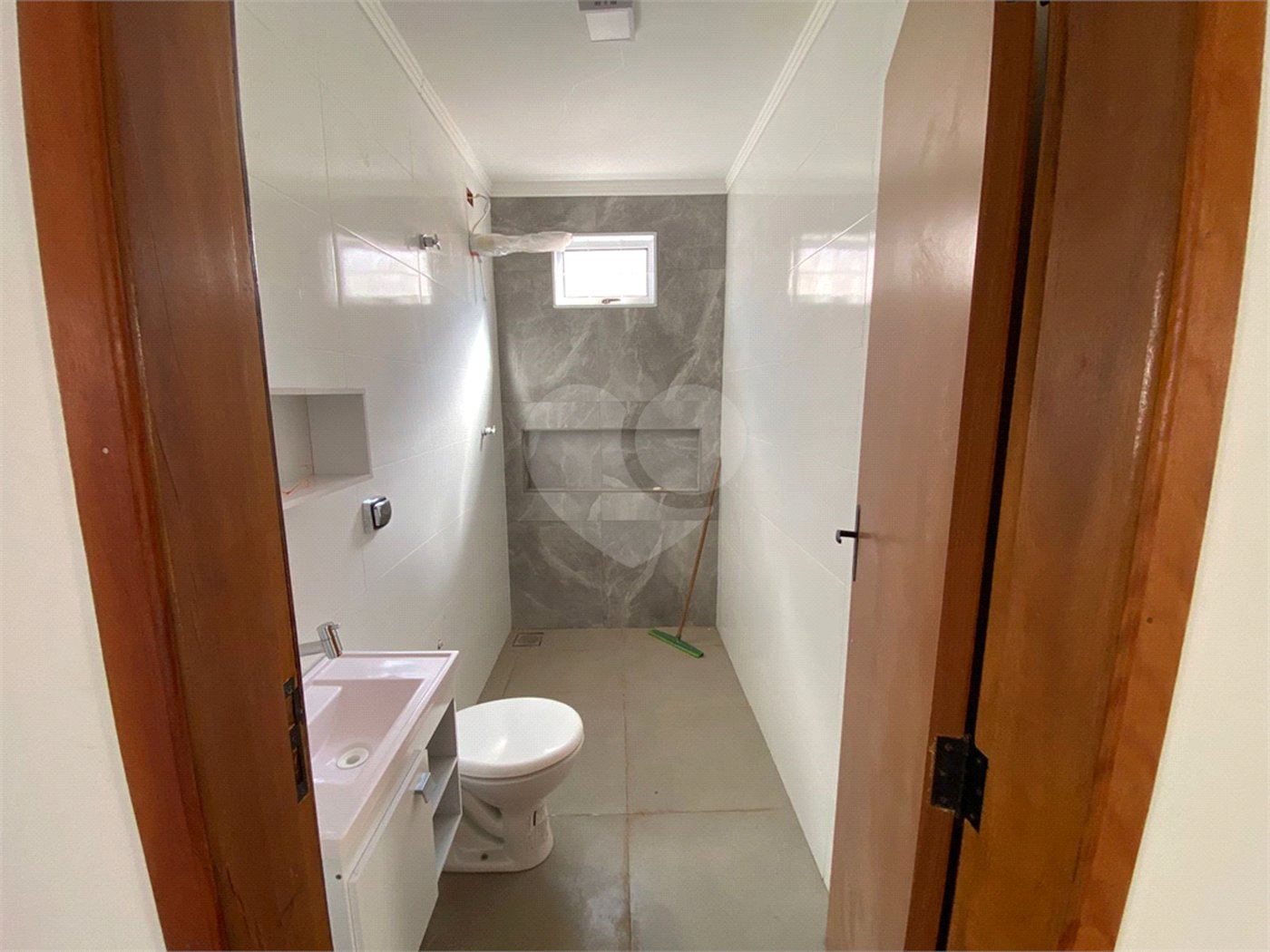 Casa à venda com 3 quartos, sendo 1 suíte, em Jardim Primavera I, Ponta Porã, MS