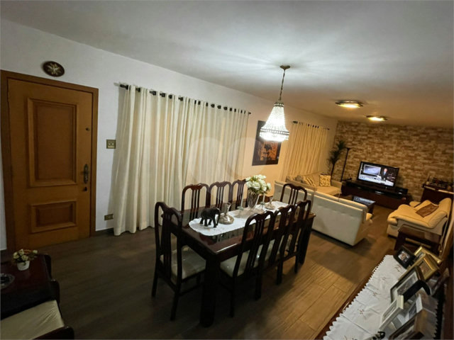 Sobrado à venda com 5 quartos, sendo 1 suíte,  em Alto da Boa Vista, São Paulo, SP