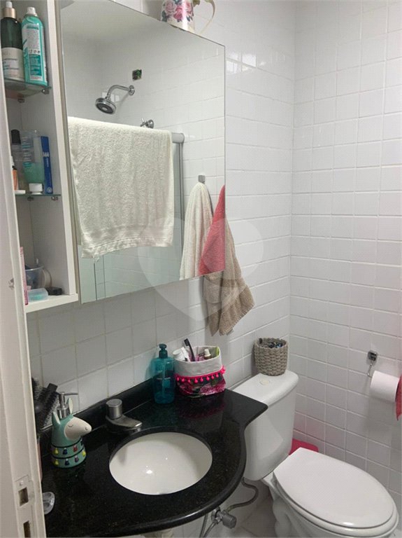 Casa à venda com 3 quartos, sendo 1 suíte, no condomínio Traituba, São Paulo - SP