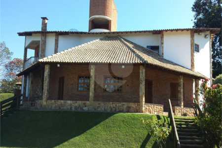 Casa à venda ou para alugar com 4 suítes no condomínio Residencial Vale das Laranjeiras, Indaiatuba - SP