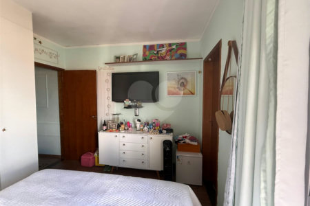 Sobrado à venda com 3 suítes em Vila Constança, São Paulo, SP