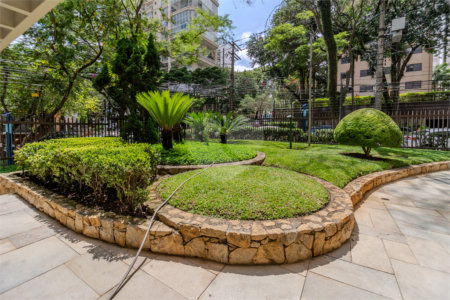 Apartamento à venda com 3 suítes em Moema, São Paulo, SP