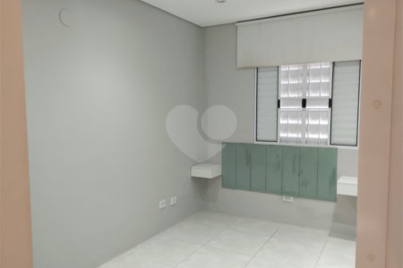 Casa Térrea à venda com 1 quarto em Vila Nivi, São Paulo, SP
