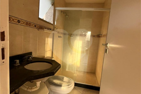Casa à venda com 4 quartos, sendo 2 suítes, no condomínio Pedra Mar, Rio de Janeiro - RJ