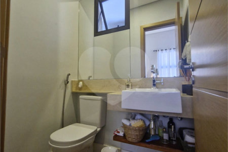Casa à venda com 5 quartos, sendo 3 suítes, no condomínio Residencial Terras de Vinhedo, Vinhedo - SP
