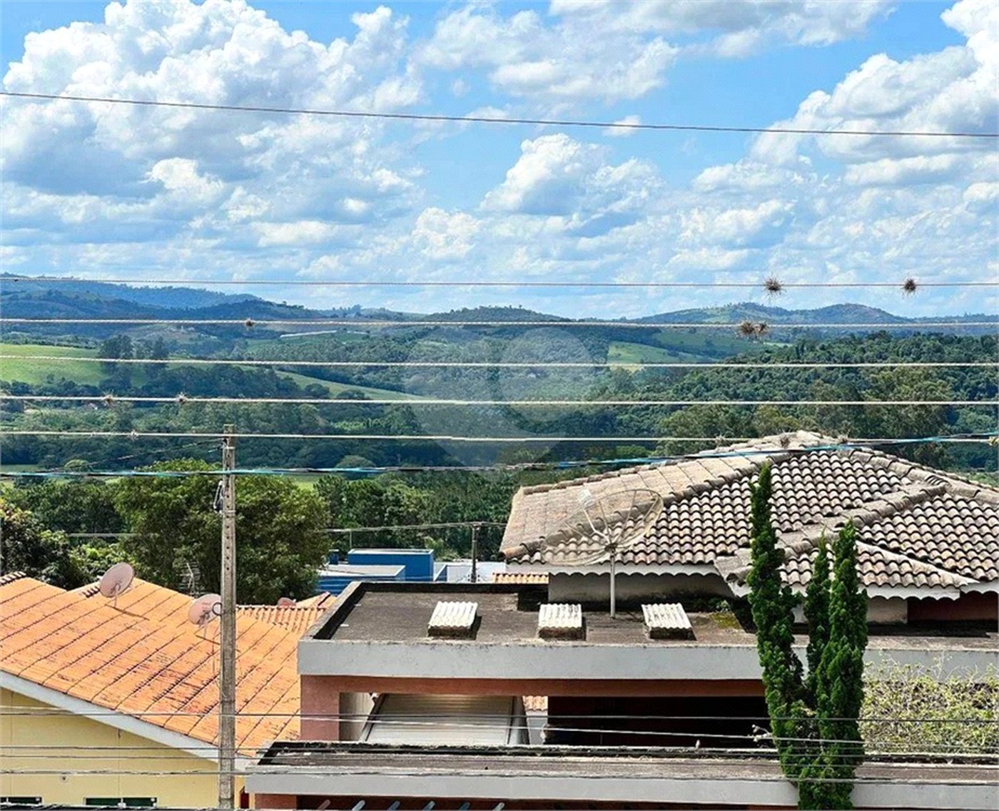 Sobrado à venda com 3 suítes em Jardim dos Pinheiros, Atibaia, SP