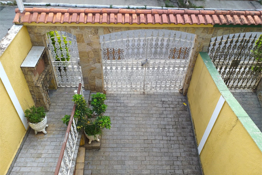 Sobrado à venda com 4 quartos, sendo 1 suíte, em Horto, São Paulo, SP
