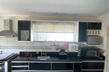 Casa à venda com 5 quartos, sendo 1 suíte, no condomínio Residencial Green Ville, Rio de Janeiro - RJ