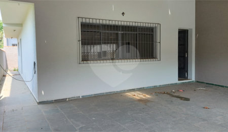 Sobrado à venda com 3 quartos, sendo 1 suíte,  em Ressaca, Atibaia, SP