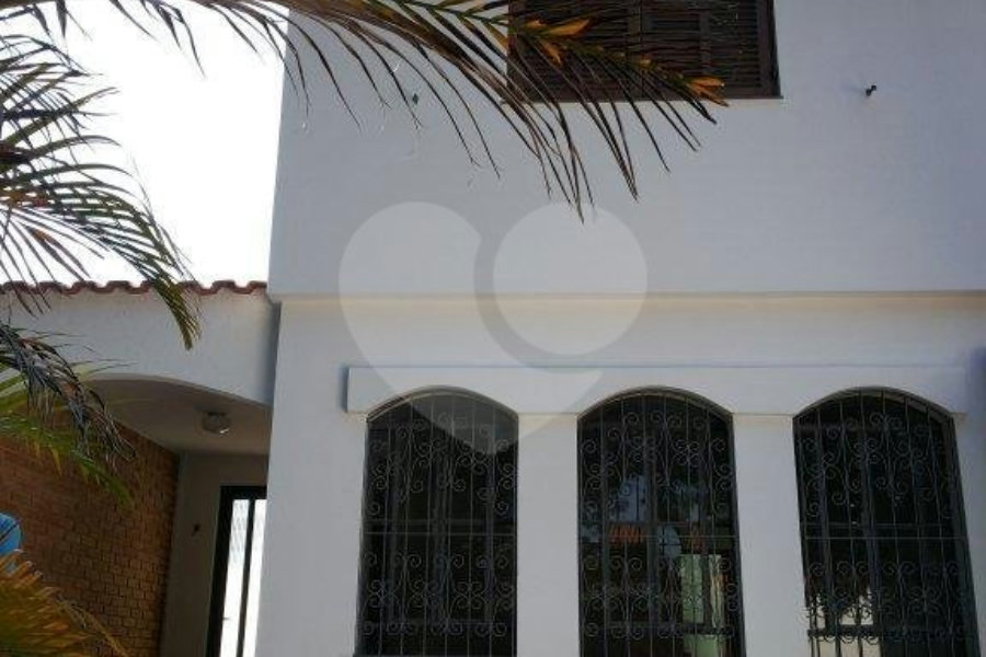Casa à venda com 3 quartos, sendo 1 suíte,  em Vila Irmãos Arnoni, São Paulo, SP