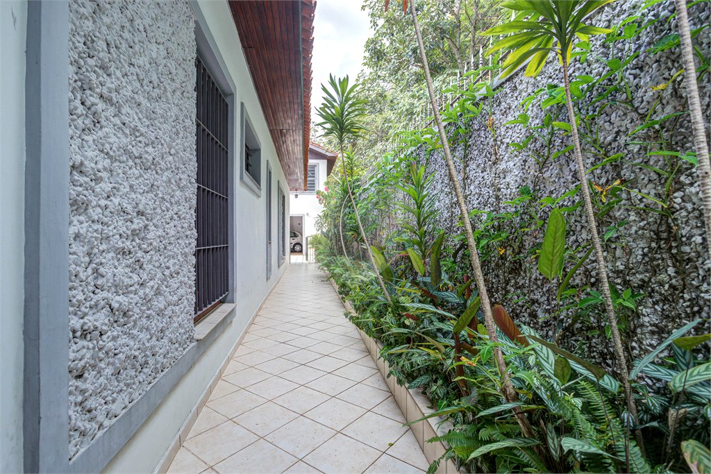 Casa à venda com 3 quartos, sendo 1 suíte, em Alto da Boa Vista, São Paulo, SP