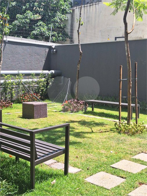 Apartamento com uma suíte para locação ao lado do Shopping Metrô Tatuapé. SP