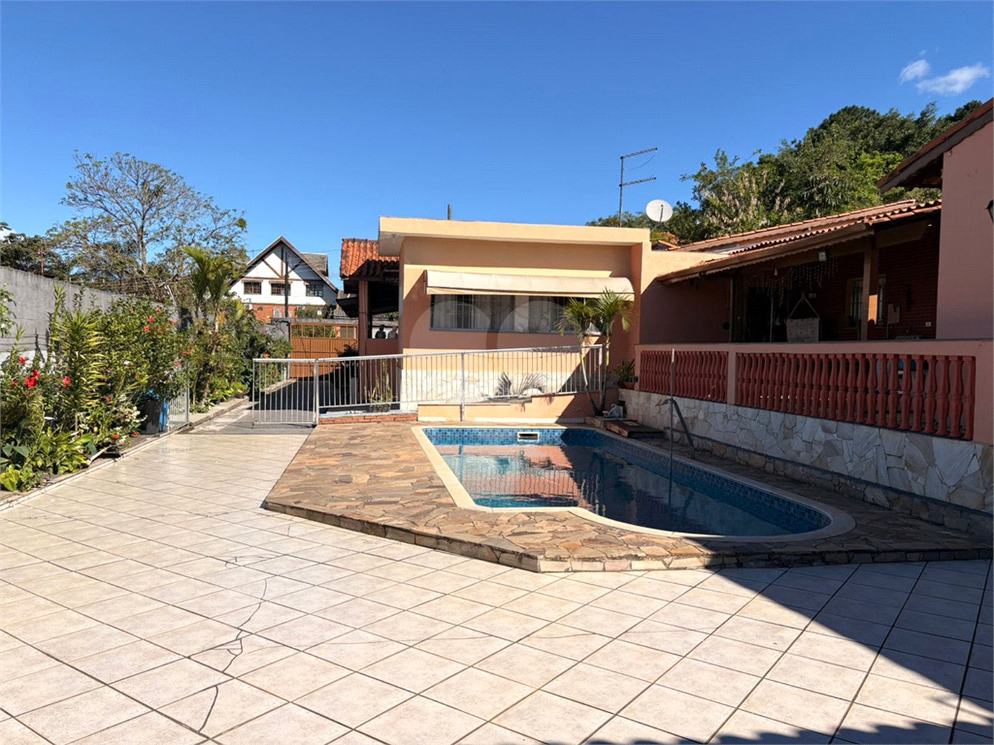 Casa Térrea à venda com 3 quartos em Vila Áurea, Poá, SP