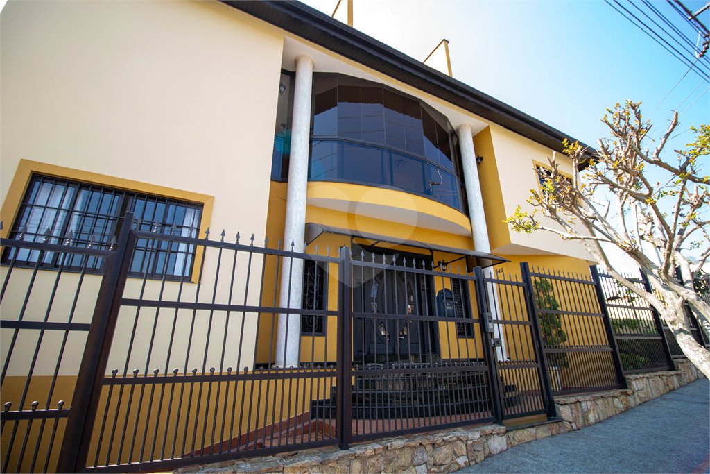 Sobrado à venda com 5 quartos, sendo 3 suítes, no Centro, São Roque, SP