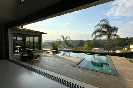 Casa Térrea à venda ou para alugar com 3 suítes em Jardim Leonor, Itatiba, SP