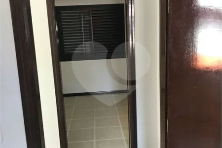 Casa assobradada à venda no Jardim Panorama – Vinhedo/SP