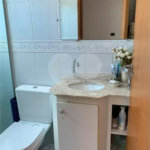 Apartamento em Atibaia com 2 dormitórios (1 suíte), 1 vaga de garagem, elevador, área de lazer com piscina