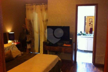 Sobrado à venda com 3 quartos, sendo 2 suítes,  em Jardim das Vertentes, São Paulo, SP