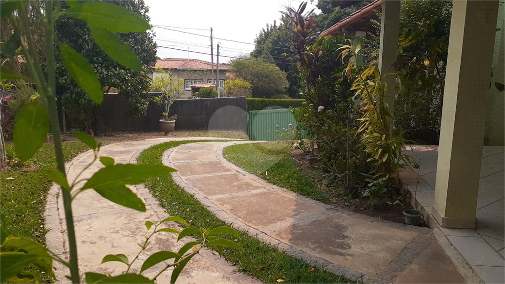 Casa à venda com 3 quartos, sendo 1 suíte, no condomínio Zuleika Jabour, Salto - SP
