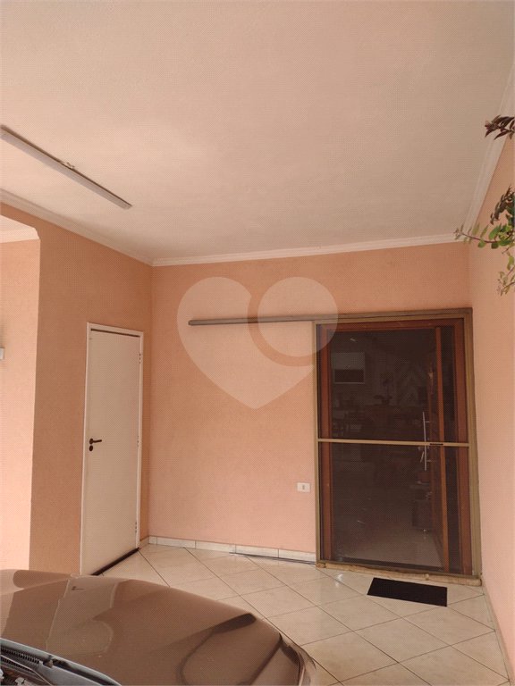 Sobrado à venda com 2 quartos, sendo 1 suíte, em Jardim Márcia, Suzano, SP