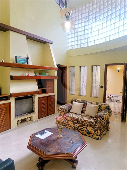 Casa à venda com 5 quartos, sendo 4 suítes, em Jardim Armênia, Mogi das Cruzes, SP