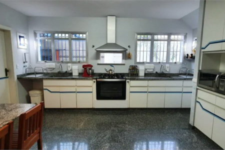 Casa à venda com 5 suítes em Jardim Leonor, São Paulo, SP