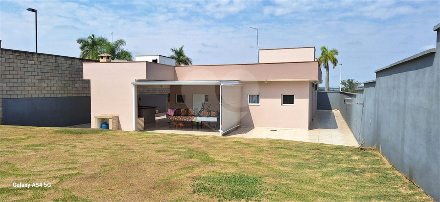 Casa à venda com 4 quartos, sendo 2 suítes, no condomínio Saint Patrick, Sorocaba - SP