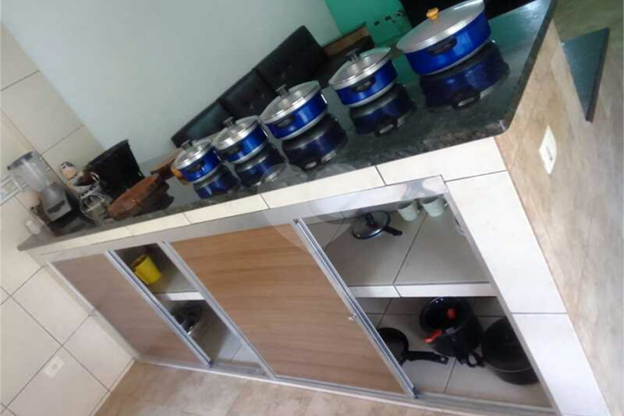 Casa à venda com 6 quartos, sendo 3 suítes, no condomínio Residencial Jardins de Mairiporã I, Mairiporã - SP