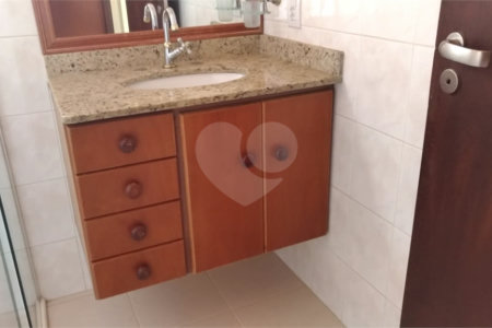 Casa à venda ou para alugar com 2 quartos, sendo 1 suíte, em Jardim do Lago, Atibaia, SP