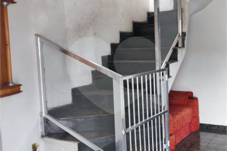 Sobrado à venda com 5 quartos, sendo 3 suítes, em Vila Campestre, São Paulo, SP