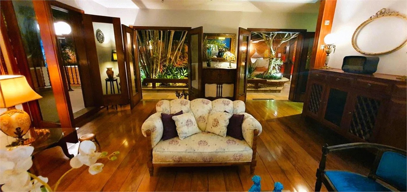 Casa à venda com 5 suítes em Jardim Leonor, São Paulo, SP
