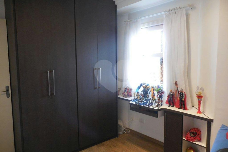 Casa à venda com 3 quartos, sendo 1 suíte, no condomínio Residencial Morada do Horto, São Paulo - SP