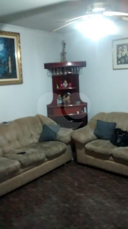 Casa à venda com 4 quartos, sendo 1 suíte, em Parque Vitória, São Paulo, SP