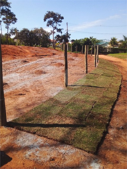 Terreno à venda em Condomínio Residencial Pinheiros do Lago, Alambari, SP