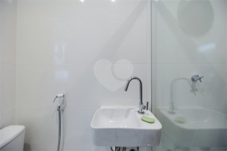 Apartamento à venda ou para alugar com 2 suítes em Cerqueira César, São Paulo, SP