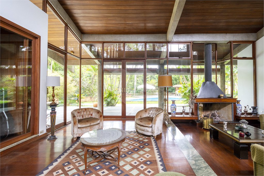 Casa à venda com 3 suítes no condomínio Chácara Flora, São Paulo - SP