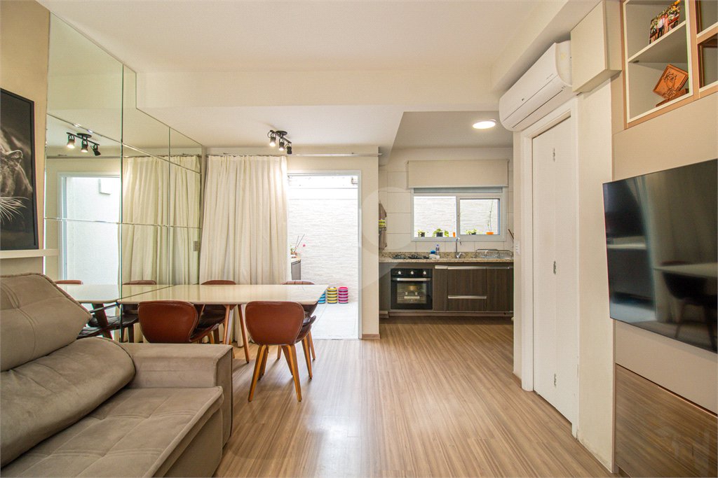 Casa à venda com 2 suítes no condomínio Residencial Living Sabara, São Paulo - SP